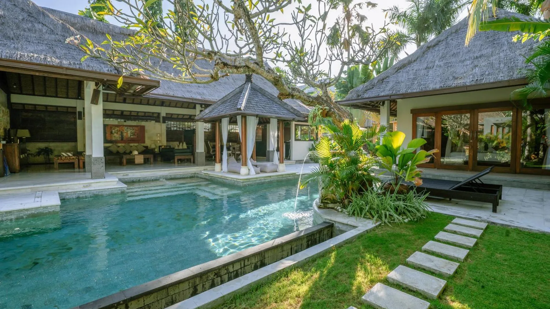 The Maya Seminyak Villas