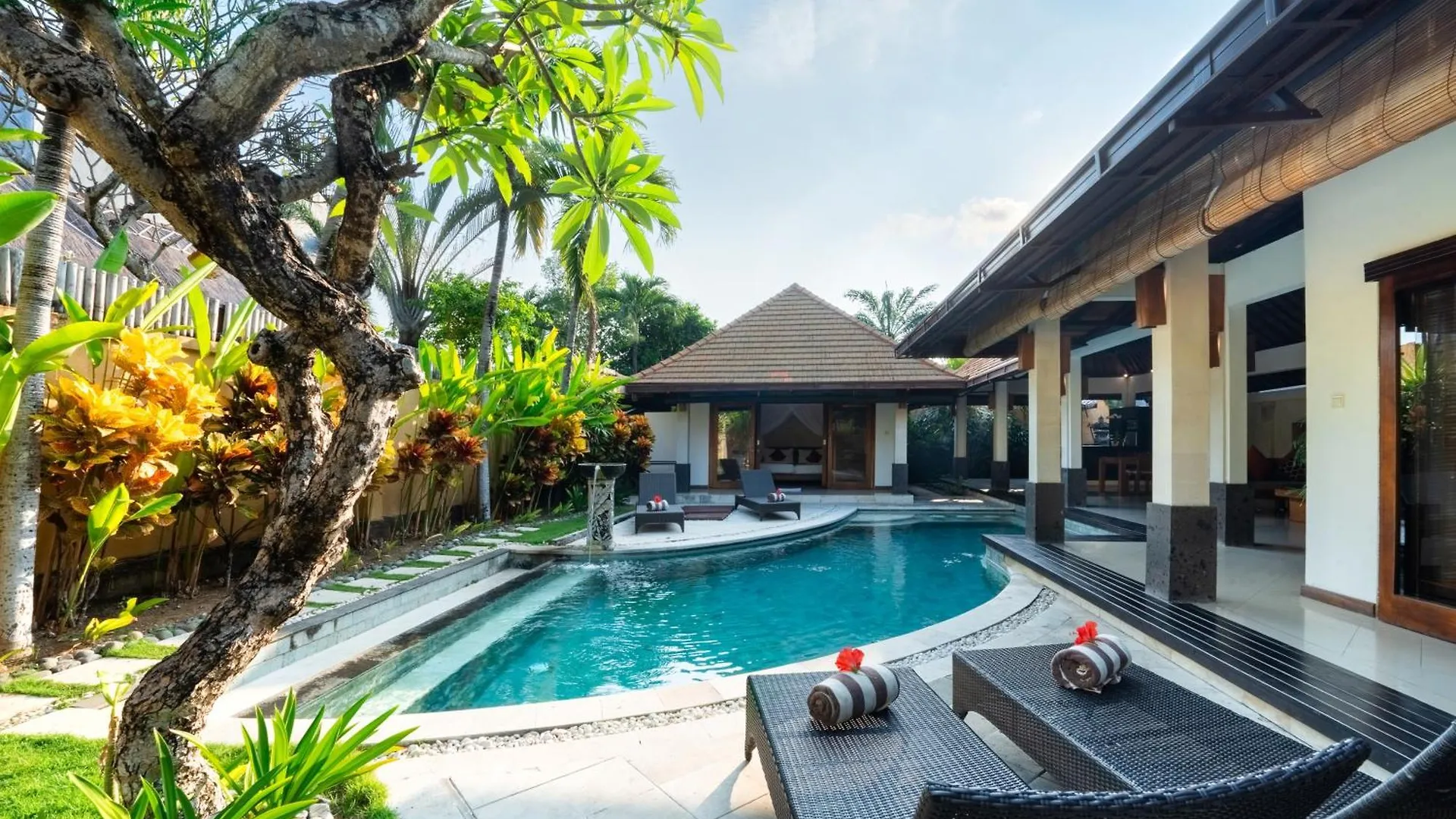 The Maya Seminyak Villas